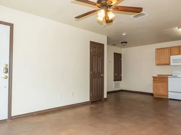 Miracle Apartments, 1634 14th St #B2-2, Corpus Christi, TX 78404