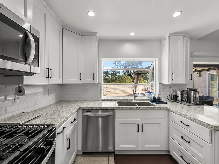 3066 Apache Cir — Photo 22
