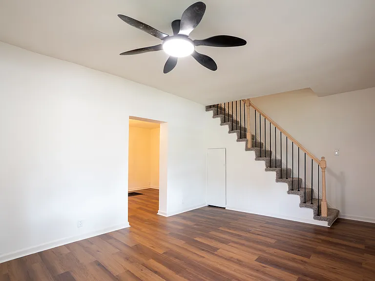 310 N 6th St — Photo 5