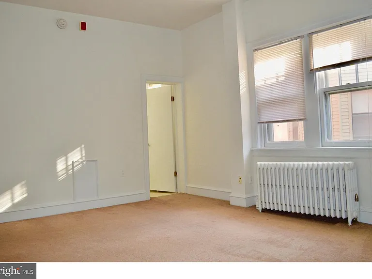 332-34 S 17th St #3C — Photo 8