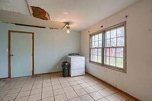 4th image of 5681 Revere Dr