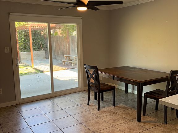 5th image of 400 Electra Ave