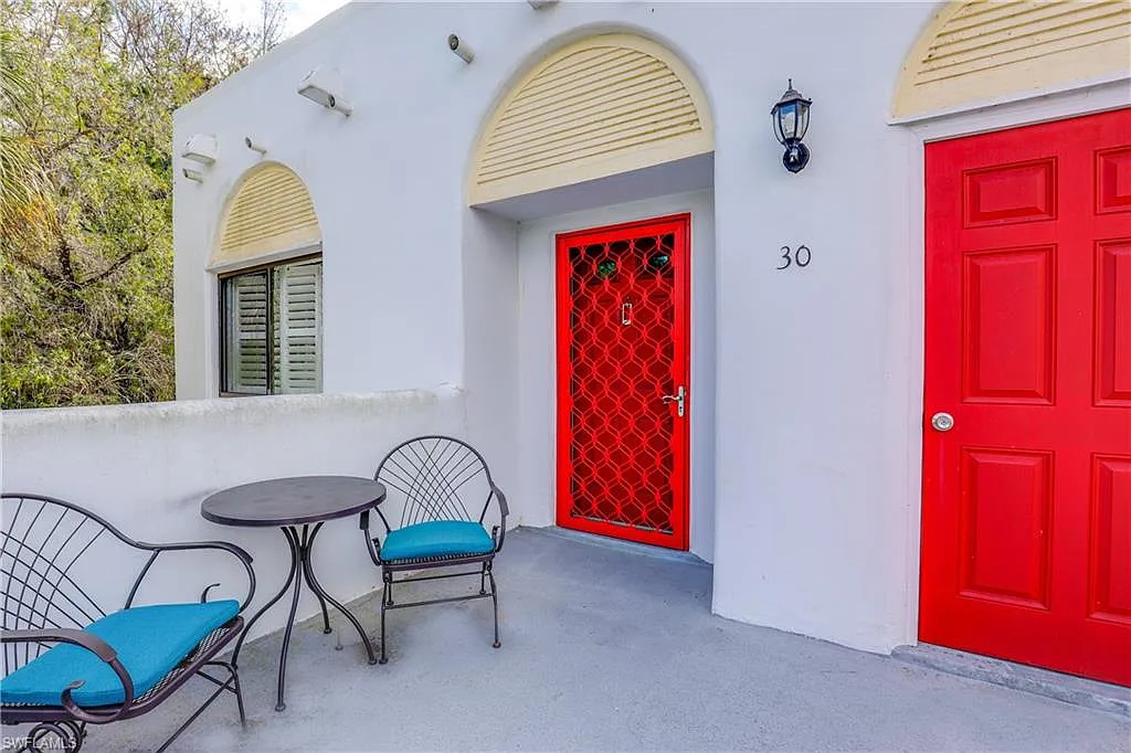 2 bed, 2.0 bath, 1205 sqft, $5,000 — Photo 2