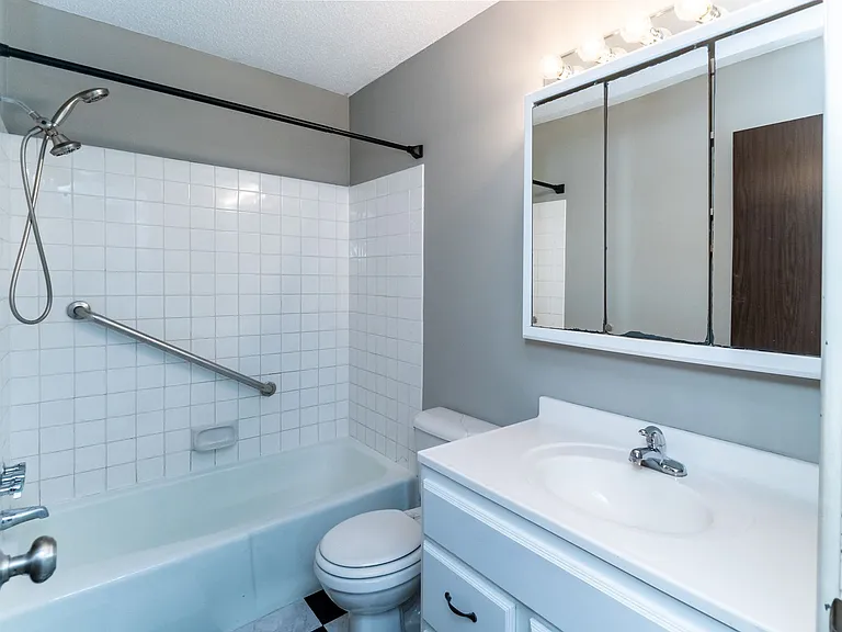 2800 Hamline Ave N #217 — Photo 10