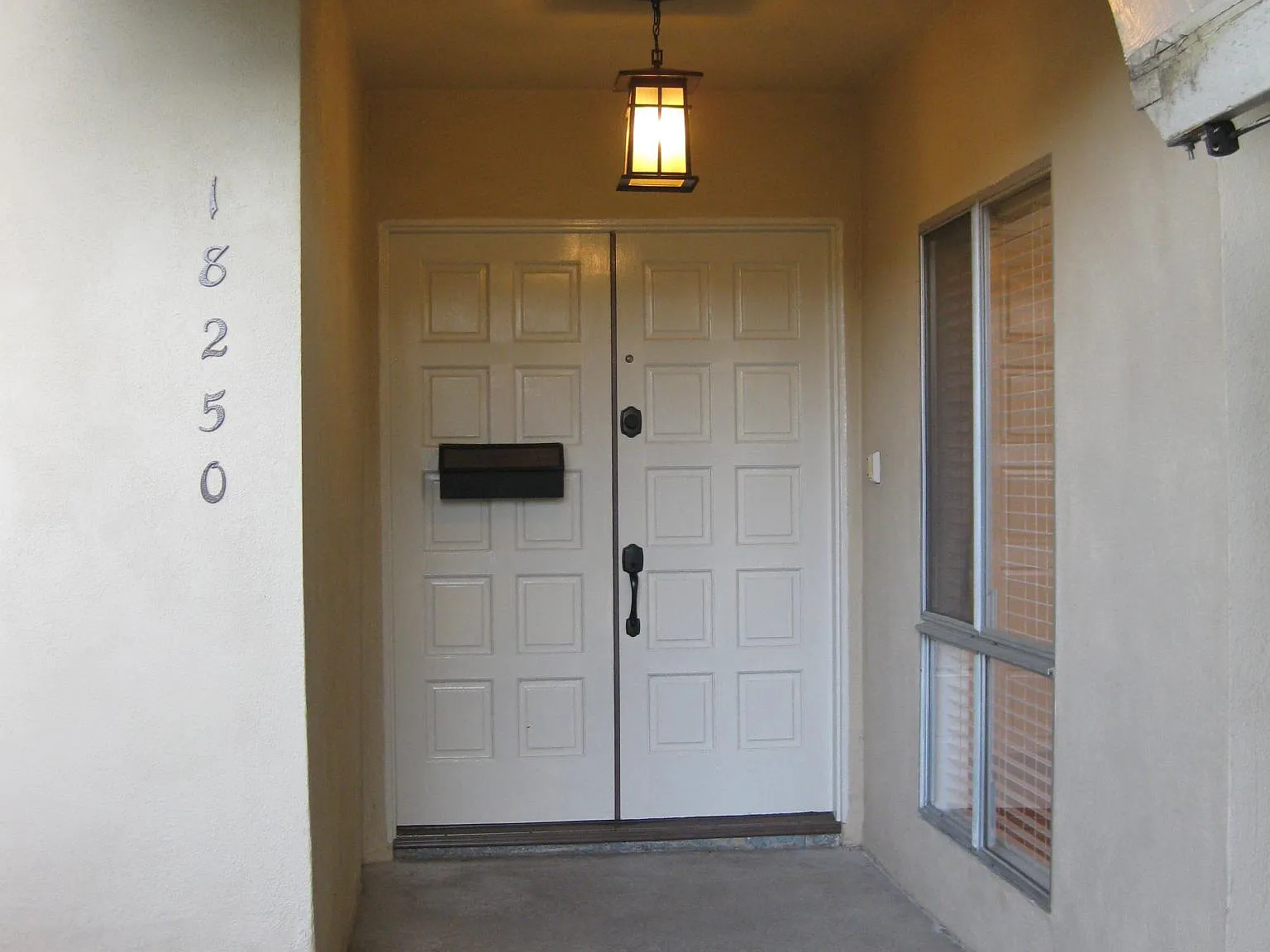 18250 Rayen St — Photo 2