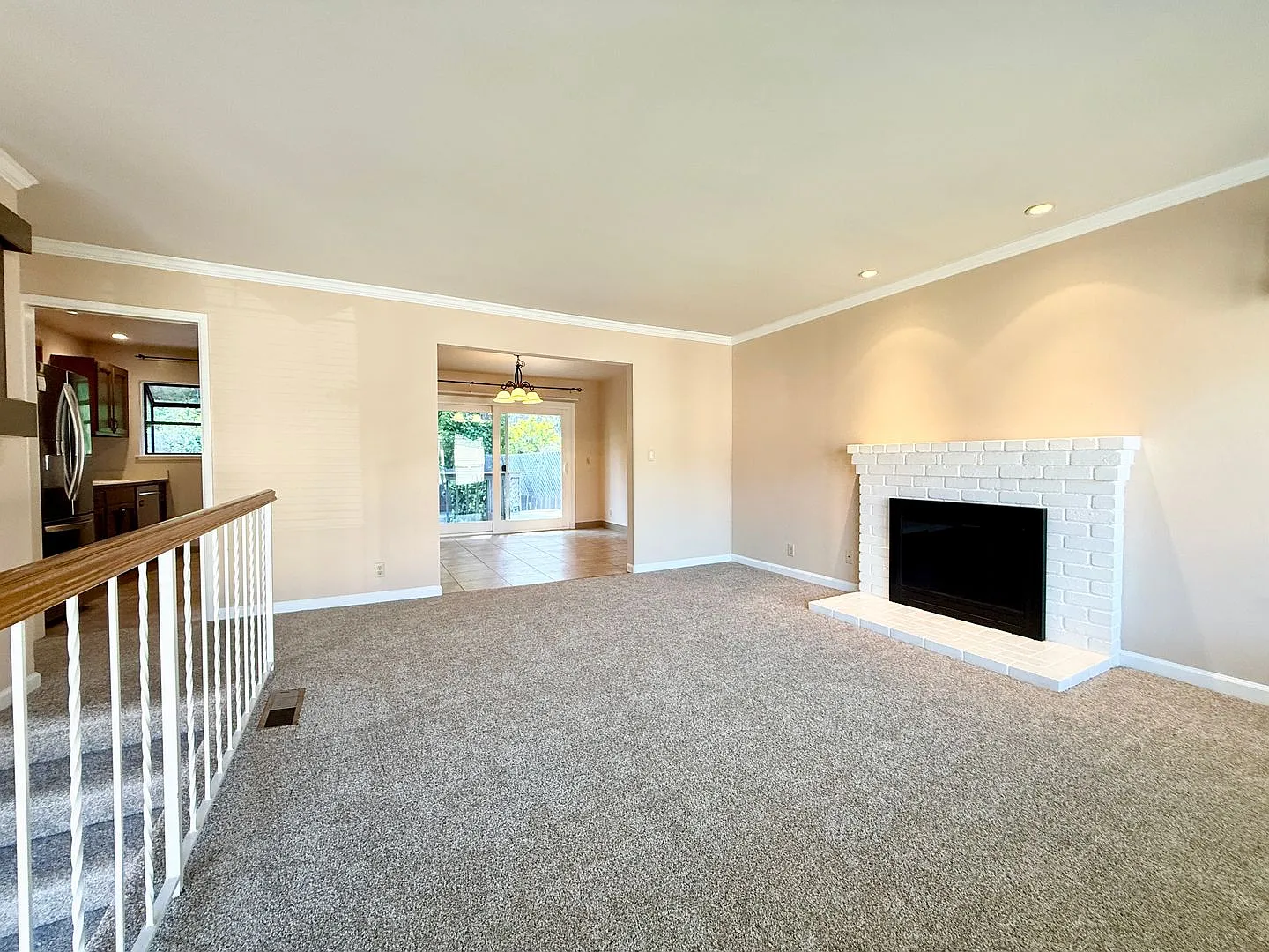 Single-Family Home in Park Pacifica - 3Bed/3Bath + 2 Bonus Rooms — Photo 4