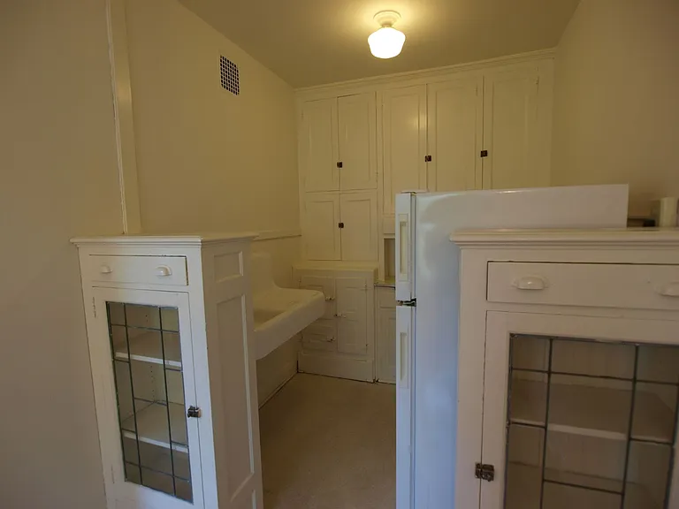 2446 Colfax Ave S — Photo 2