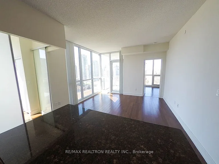 88 Sheppard Ave E #1408 — Photo 4