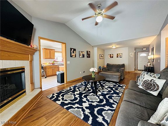 5th image of 115 Royal Troon Dr SE