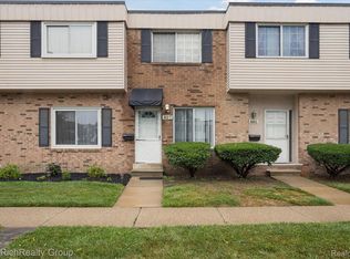 407 Estrada Dr, Belleville, MI 48111