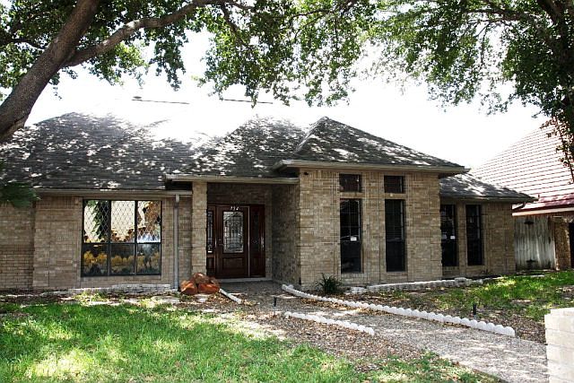 1st image of 724 Bluebird Ave