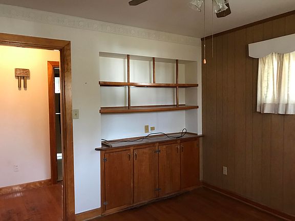 5th image of 330 Holt Ln