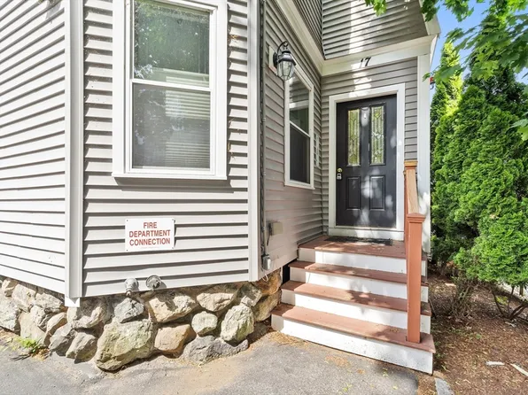 17 Robbins St APT 3-1, Waltham, MA 02453