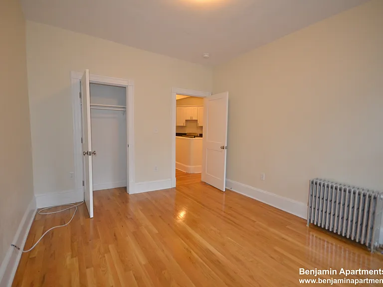 1589 Beacon St #4 — Photo 9
