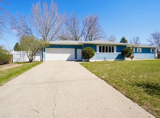 1615 2nd Pl NE, Jamestown, ND 58401