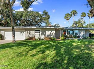 826 Pineapple Rd, South Daytona, FL 32119