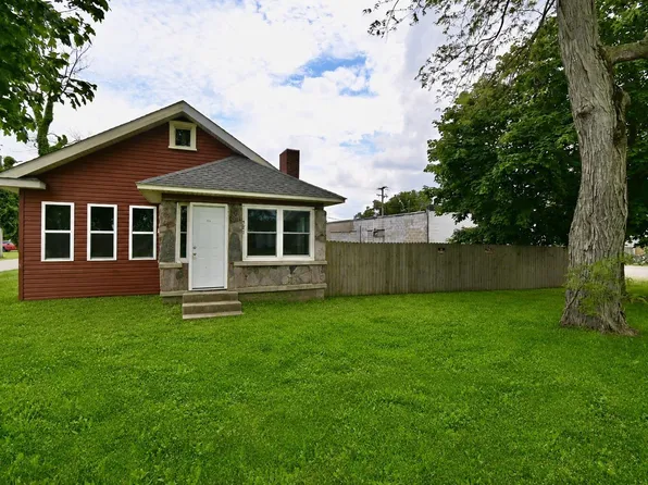 521 E Jackson St, Mulberry, IN 46058