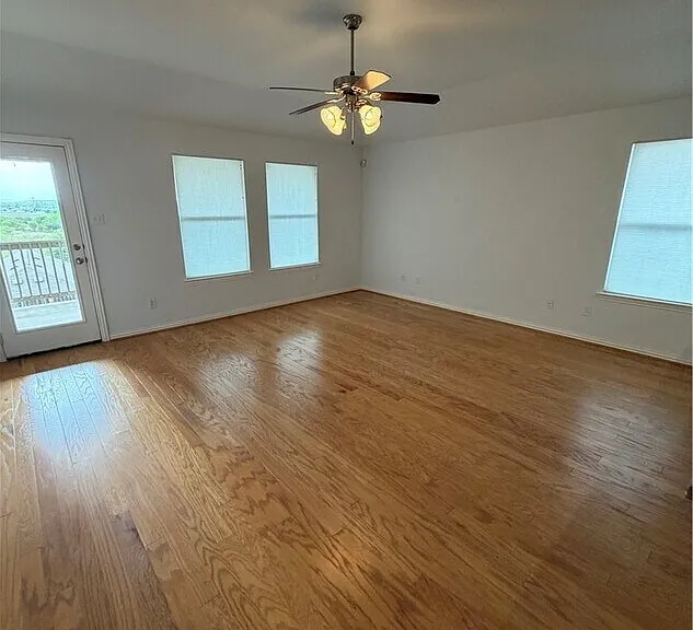 375 Primrose Way — Photo 2