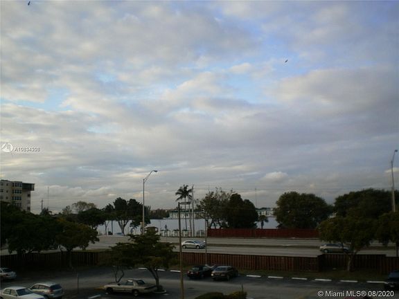 3rd image of 1200 NE Miami Gardens Dr APT 302W