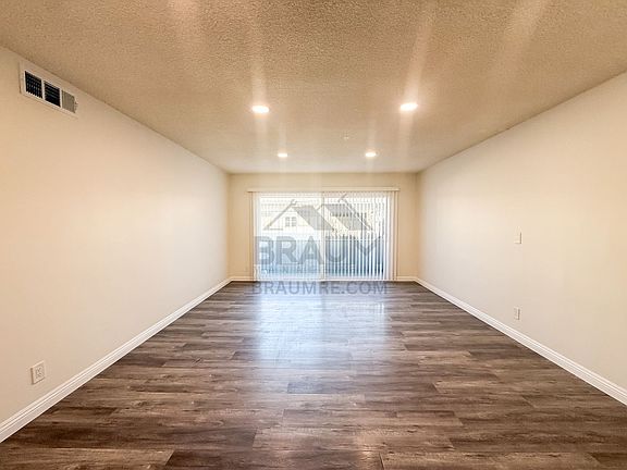 5th image of 6041 Whitsett Ave APT 206