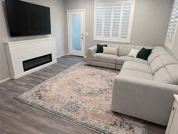 5th image of 10170 Smooth Rock St