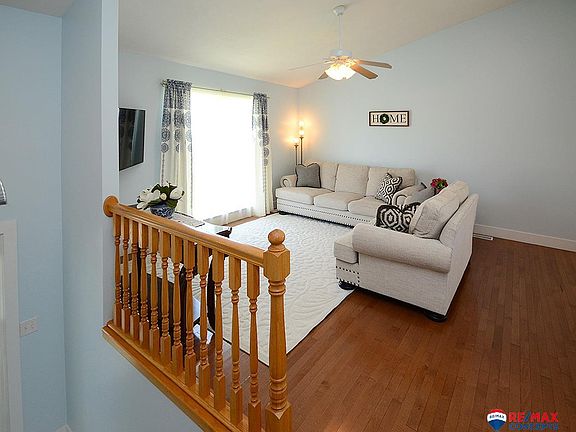 3rd image of 6757 S 88th St