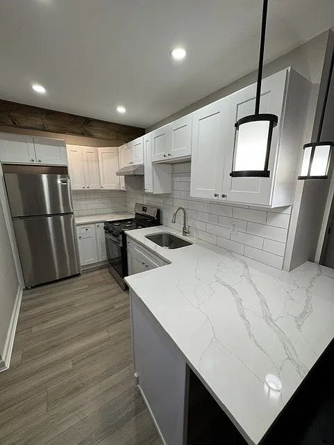 2 bed, 800 sqft, $2,100 — Photo 1