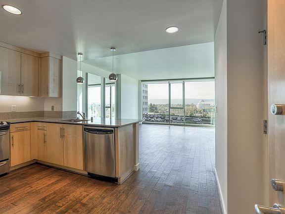 4th image of 38 N Almaden Blvd Unit 705
