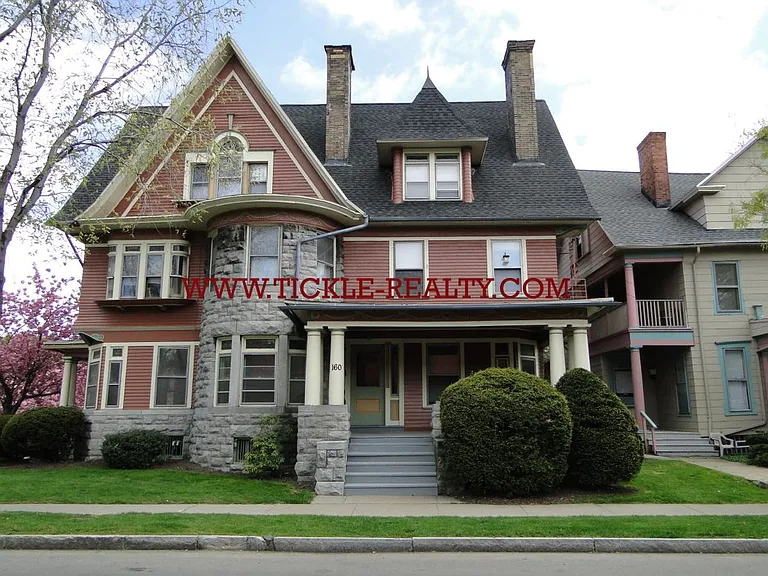 139 Park Ave — Photo 1
