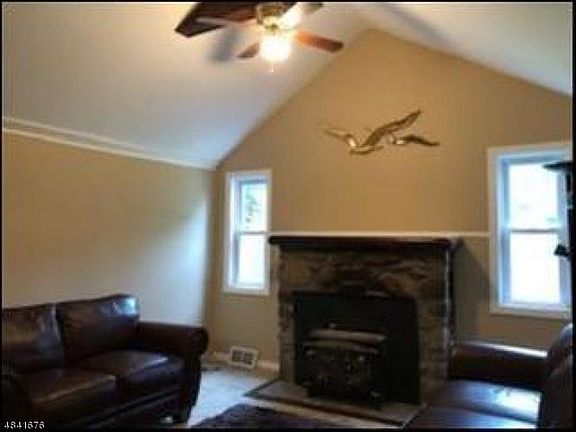 3rd image of 106 Sunset Ln