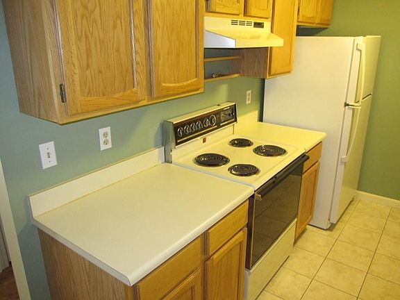 5th image of 82 Heritage Dr