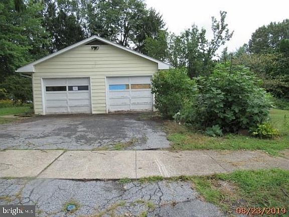 5th image of 110 Greenwood Dr