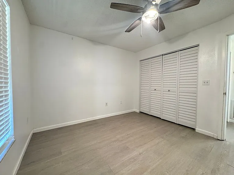 5368 Royal Palm Ave — Photo 17