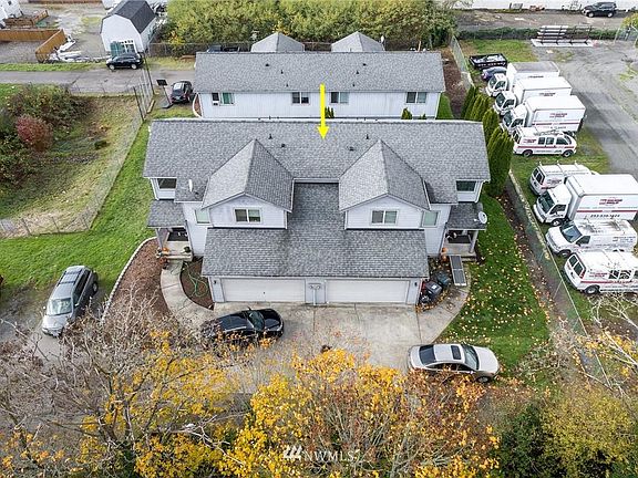 2nd image of 121-123 116th St S