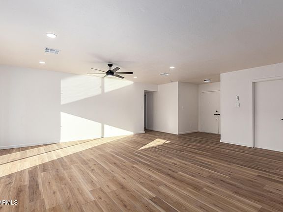 4th image of 10628 N 66TH Avenue