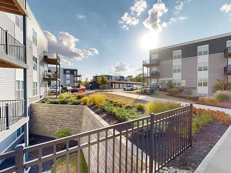 Elevation 800 — Photo 12