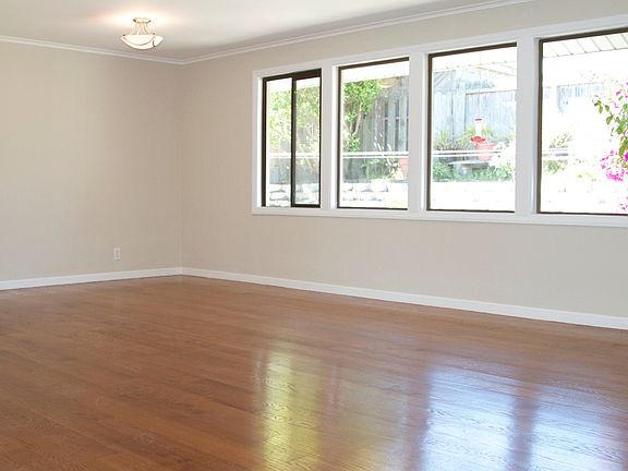 3rd image of 219 Alta Loma Dr