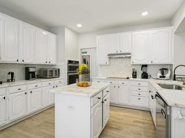 1517 Pearl River Dr, Flower Mound, TX 75028