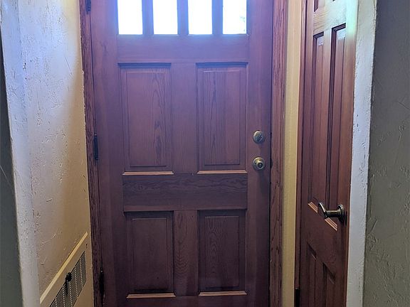 3rd image of 326 Schryver Ave