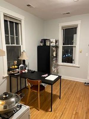 2nd image of 3059 N Leavitt St #16035847