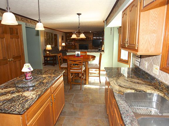 3rd image of 1225 Bruton Parish Way
