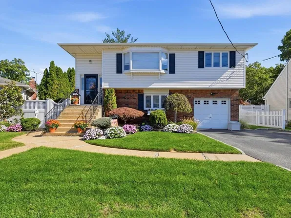 1523 Dewey Avenue, North Bellmore, NY 11710