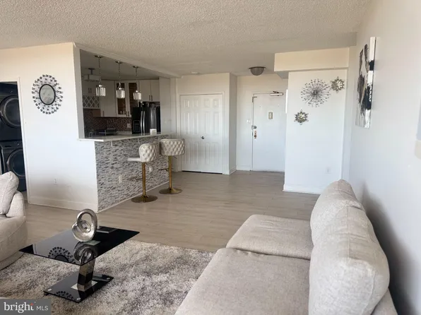 3701 S George Mason Dr, Falls Church, VA