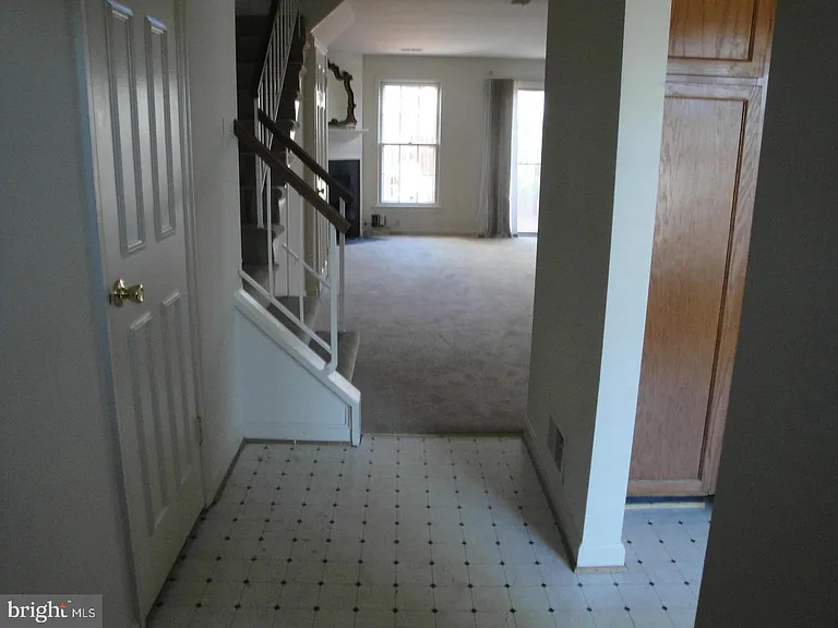 8029 Edinburgh Dr — Photo 7