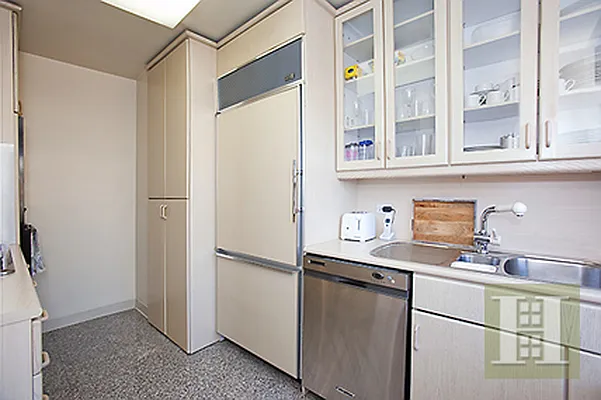 Rented by Halstead Real Estate | media 23