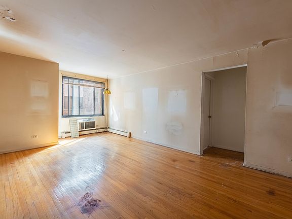 4th image of 2336 N Commonwealth Ave APT 306