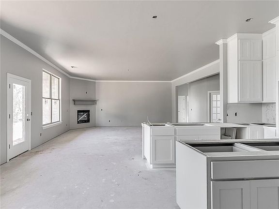 2nd image of 2500 NE 15th St