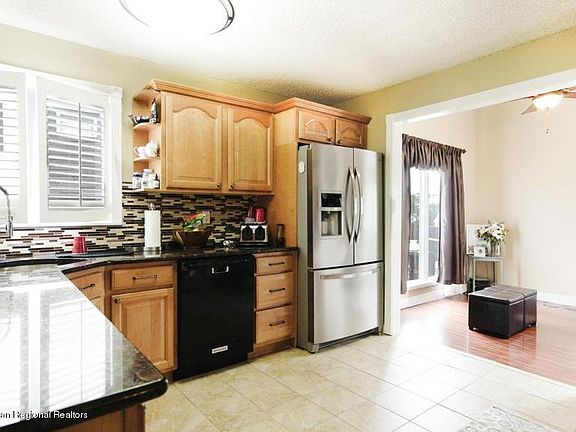 5th image of 3210 Beachview Dr