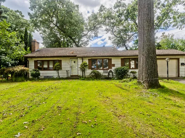 240 E Allen Ridge Rd, Springfield, MA 01118