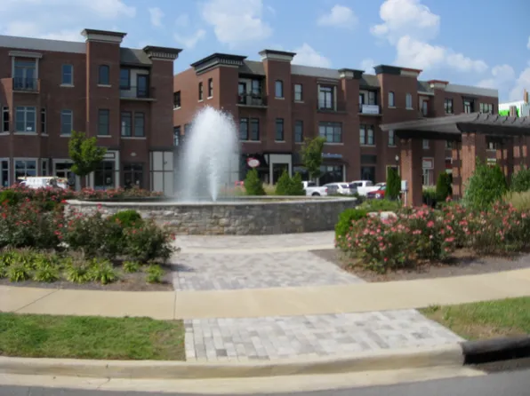 274 Centre St APT 301, Pleasant View, TN 37146